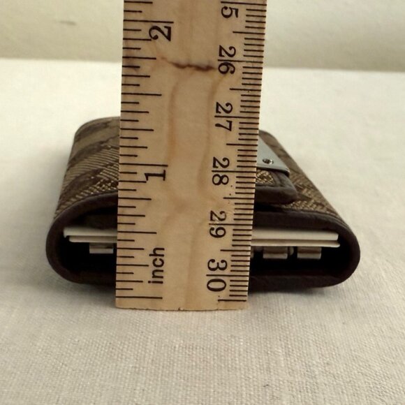 Vintage Gucci GG Canvas and Faux Leather Key Holder Wallet Serial Code Pamphlet - Picture 17 of 17